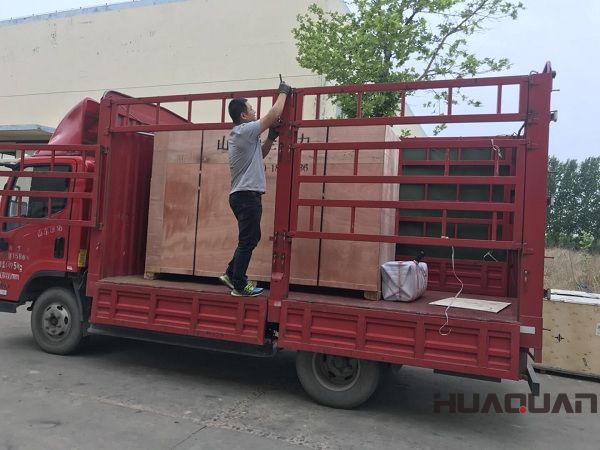 2018年5月27日一臺120kw防雨棚發(fā)電機組于華全成功發(fā)往河南固始縣