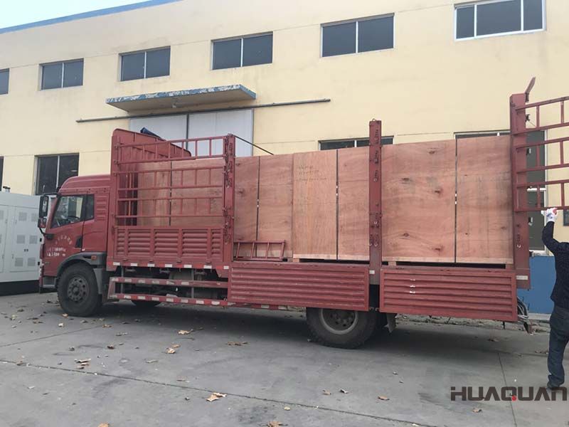 6月5號山東華全三臺標配型發(fā)電機組順利發(fā)貨