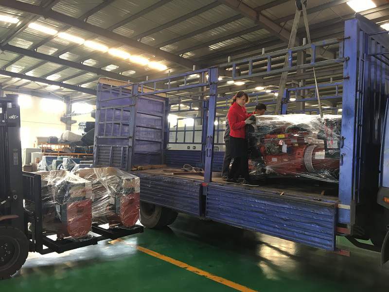 10月16日，一臺(tái)30kw標(biāo)配柴油發(fā)電機(jī)組于華全動(dòng)力順利發(fā)往陜西省