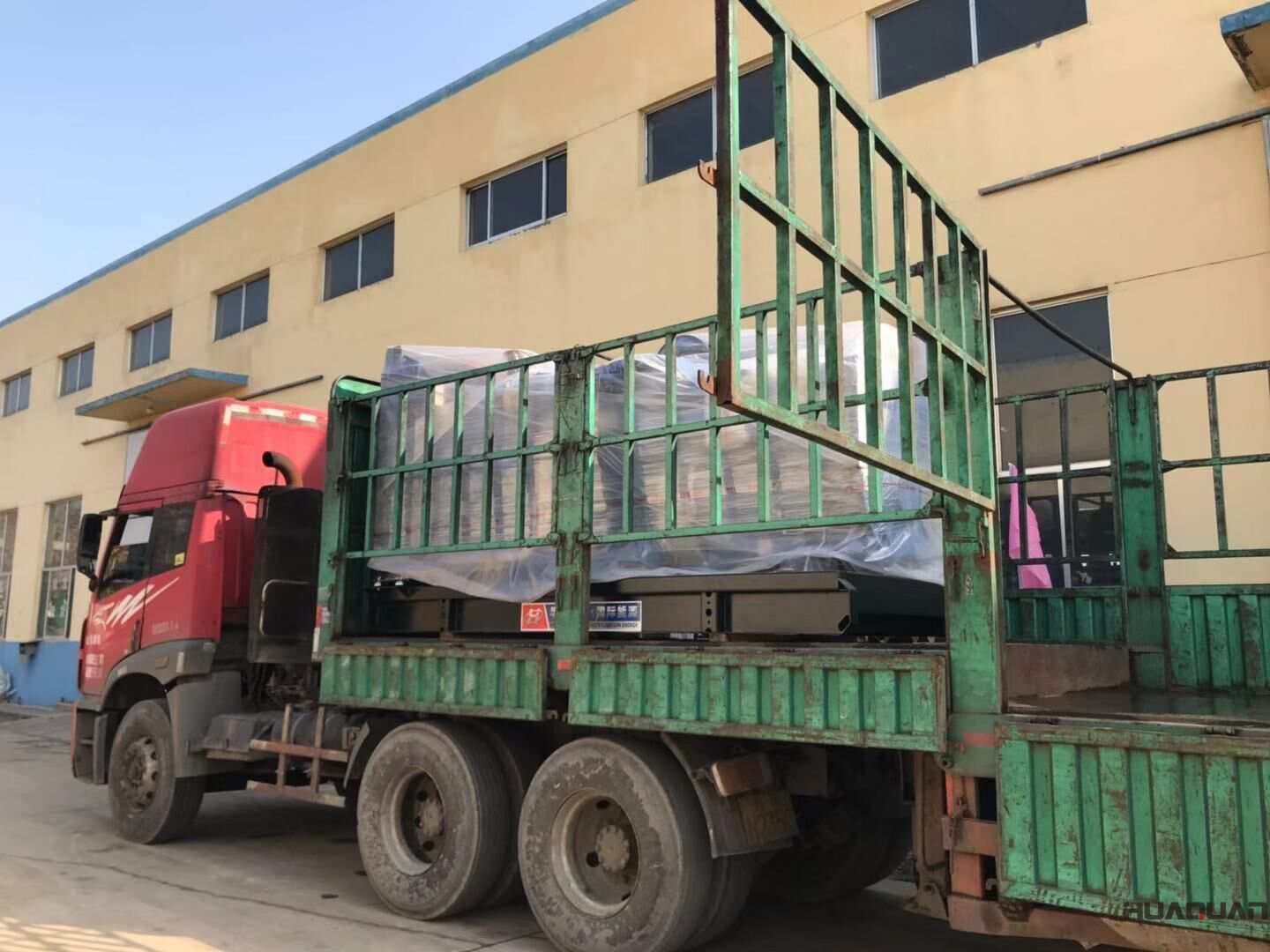 上海李先生從華全動(dòng)力采購(gòu)了一臺(tái)400kw自動(dòng)化柴油發(fā)電機(jī)組，如今已于11月9日成功發(fā)往目的地