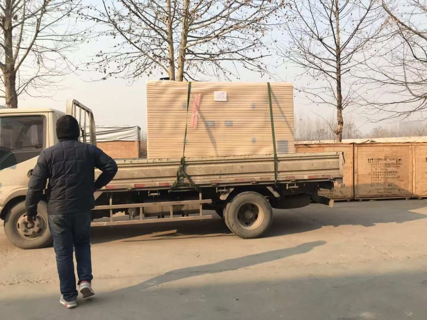 華全動力一臺30kw靜音箱柴油發(fā)電機組于1月15日成功發(fā)往山東省